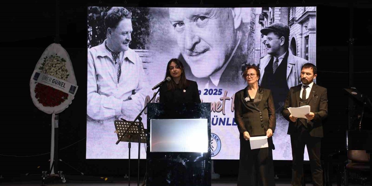 Kuşadası’nda Nazım’ın dizeleri 9 farklı dilde yankılandı