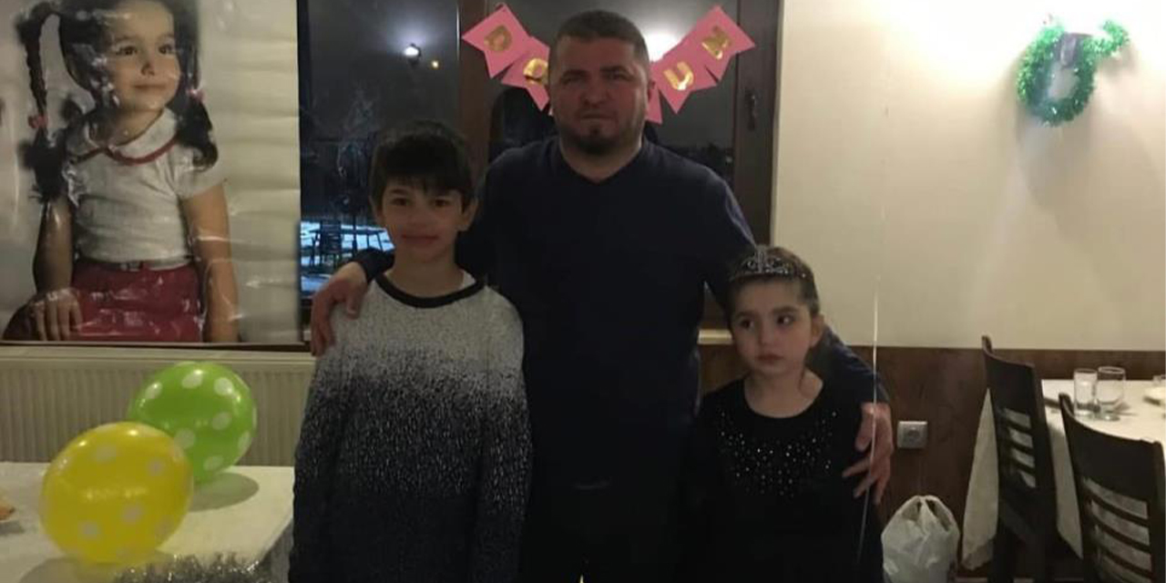 Çocuklarını görmek için gitti, satırlı saldırıya uğradı