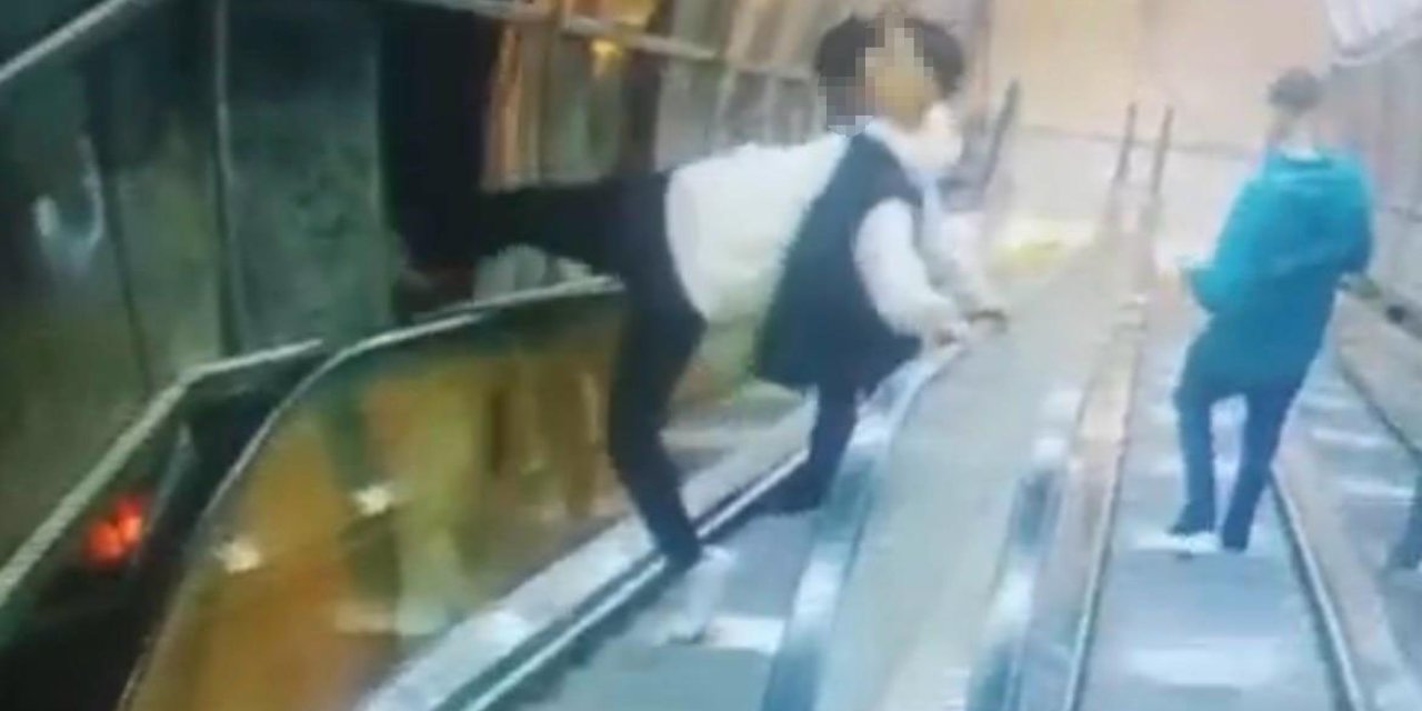 İzmir’de üst geçidin korkuluklarına zarar veren 2 kişi tutuklandı