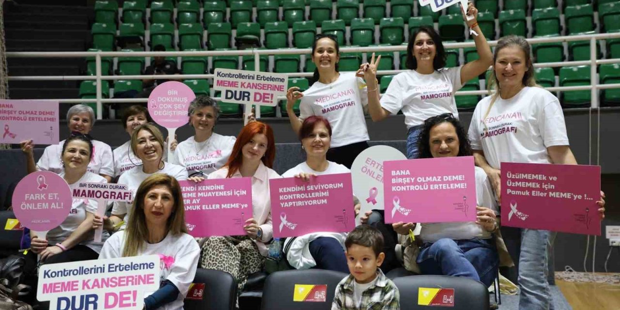 Pembe farkındalık parkeye taşındı