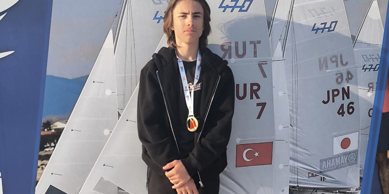 Çeşmeli genç yelkenci Deniz Alan Türkiye şampiyonu oldu