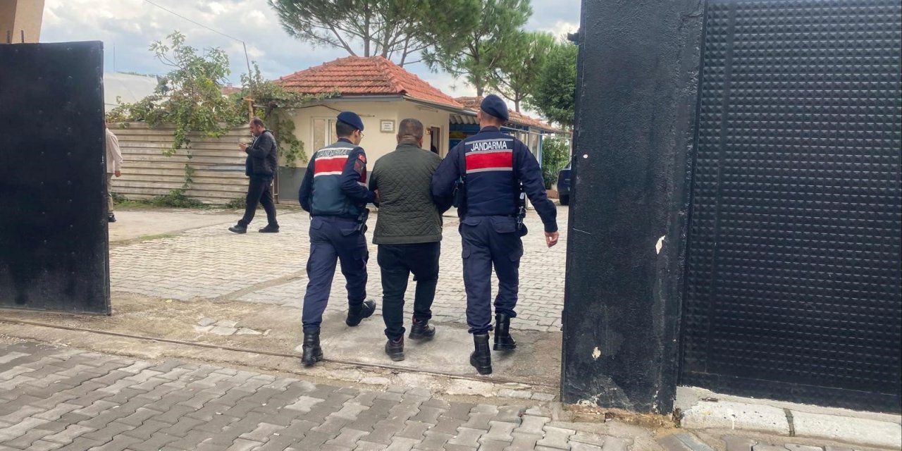 Jandarma aranan şahıslara geçit vermiyor