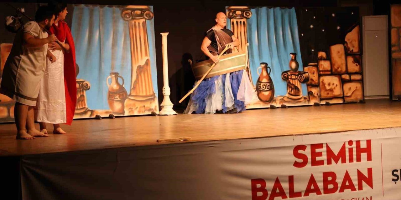 "Hades’e Yolculuk" tiyatro severlerle buluştu