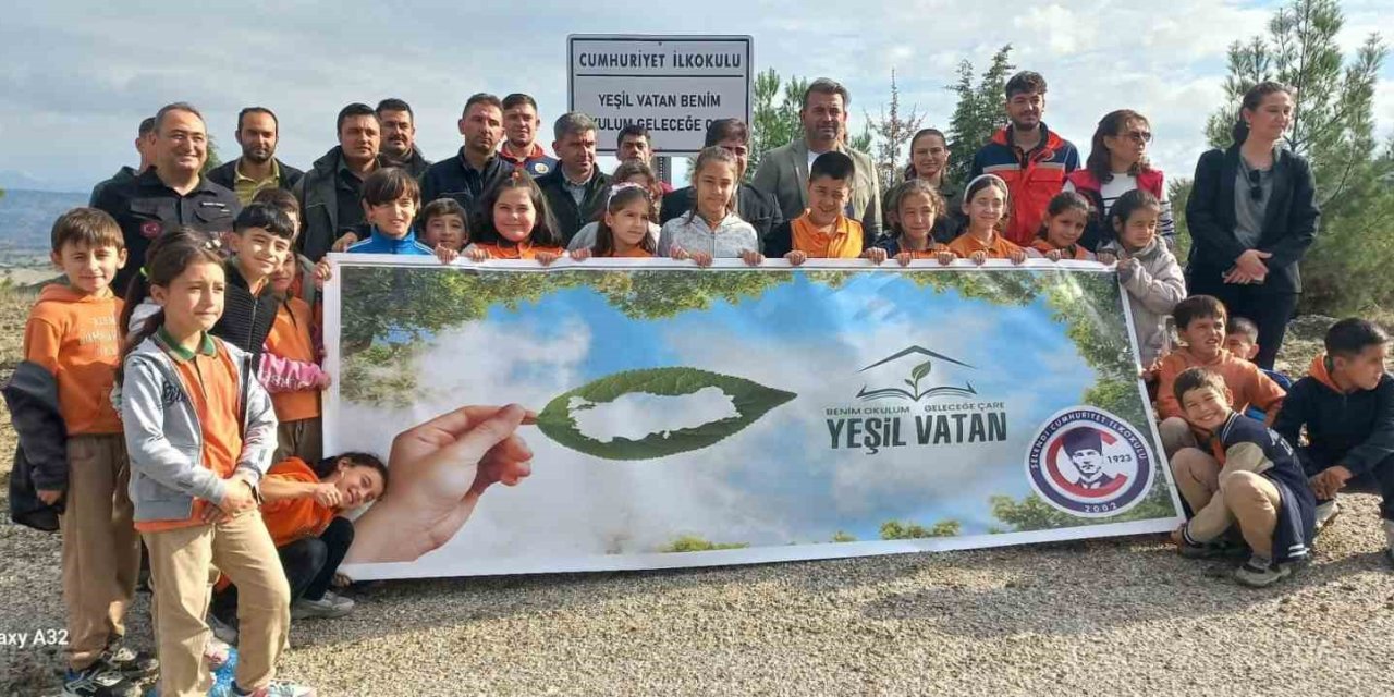 Cumhuriyet İlkokulu’ndan ’Yeşil vatan’ mesajı