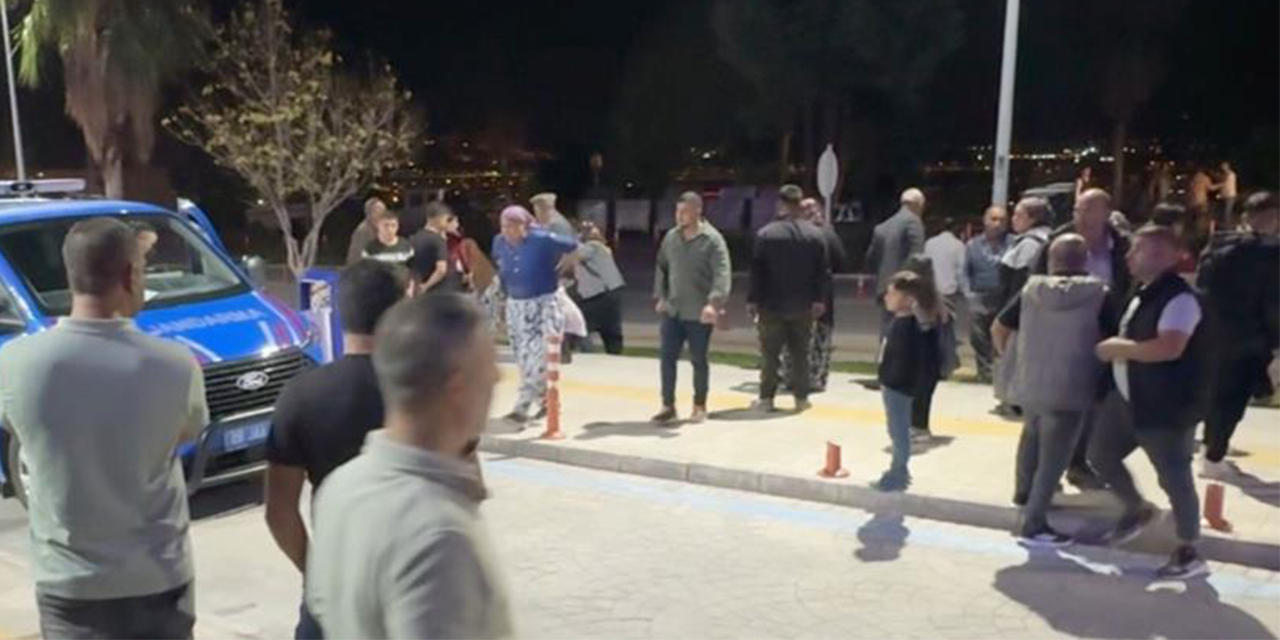 Efeler’de çocuk kavgası kanlı bitti: 2 yaralı