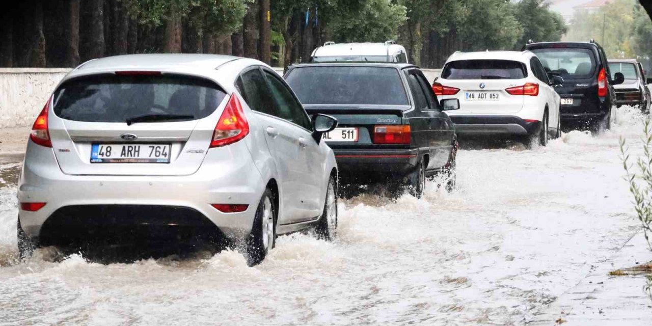 Muğla’nın 4 ilçesine sağanak yağış uyarısı