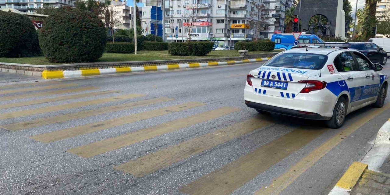 Para transfer aracının çarptığı genç kız yaralandı