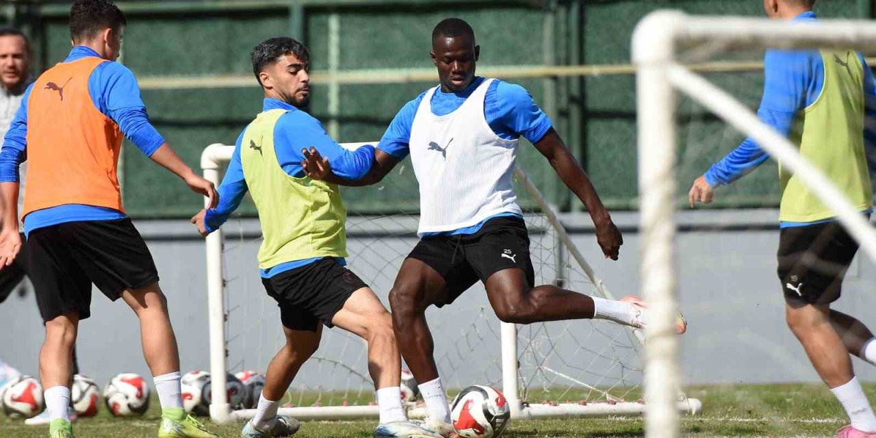 Manisa FK kupa maçı hazırlıklarını tamamladı