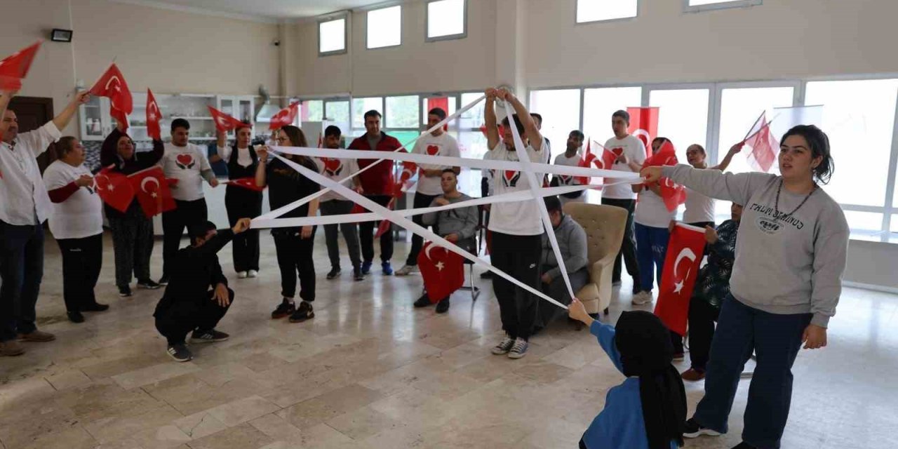 Özel çocuklar cumhuriyet coşkusunu doyasıya yaşadı