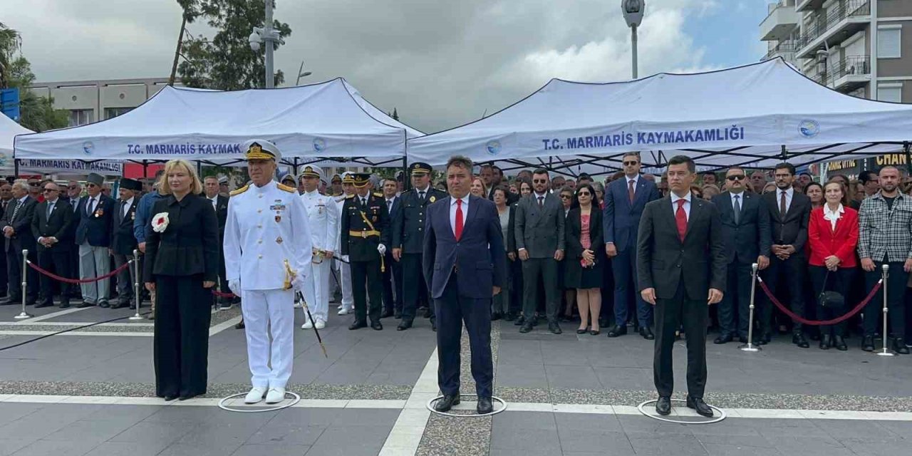 Cumhuriyetin 102. Yıldönümü Marmaris’te çelenk sunma töreni ile başladı