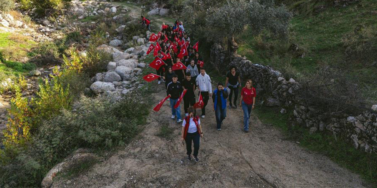 Koçarlı’da gençlerden Cumhuriyet yürüyüşü