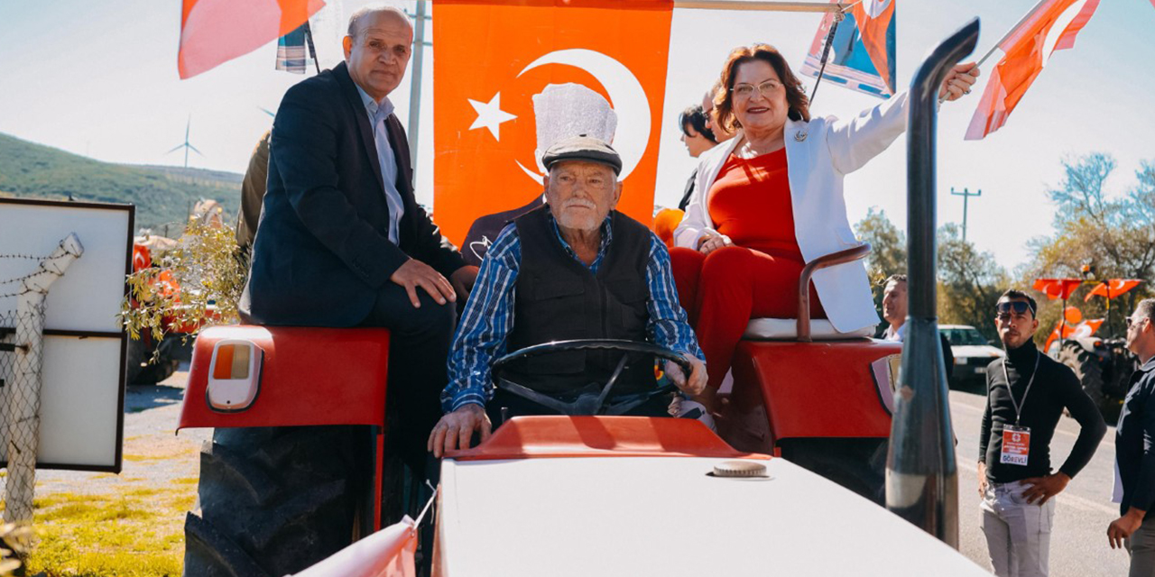 Traktörlerle Cumhuriyet konvoyu: Didim’de bayram coşkusu