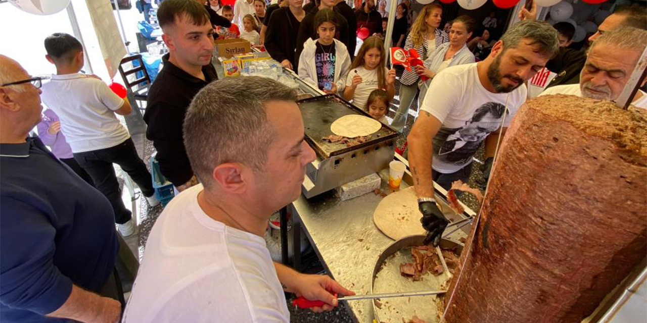 29 Ekim’de çocuklara ücretsiz döner ikramı