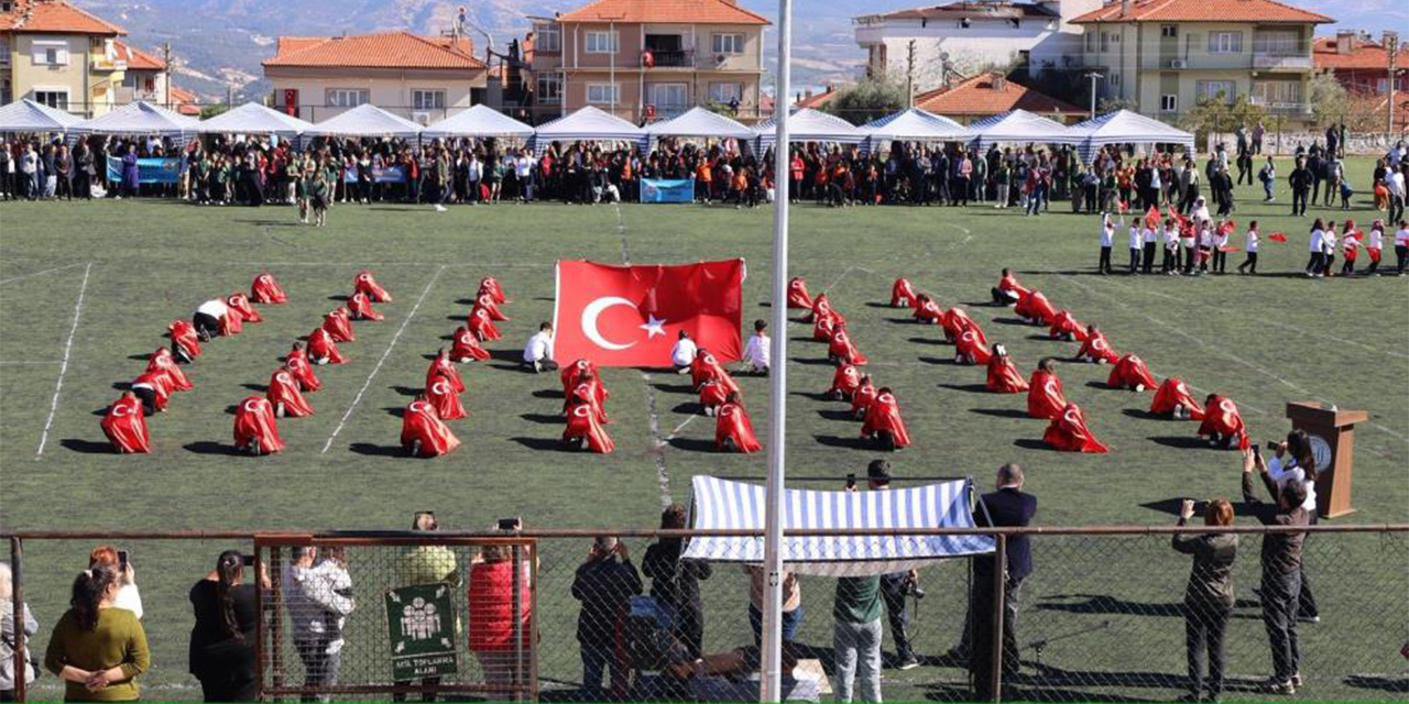 Karacasu’da Cumhuriyet’in 102. yılı coşkuyla kutlandı