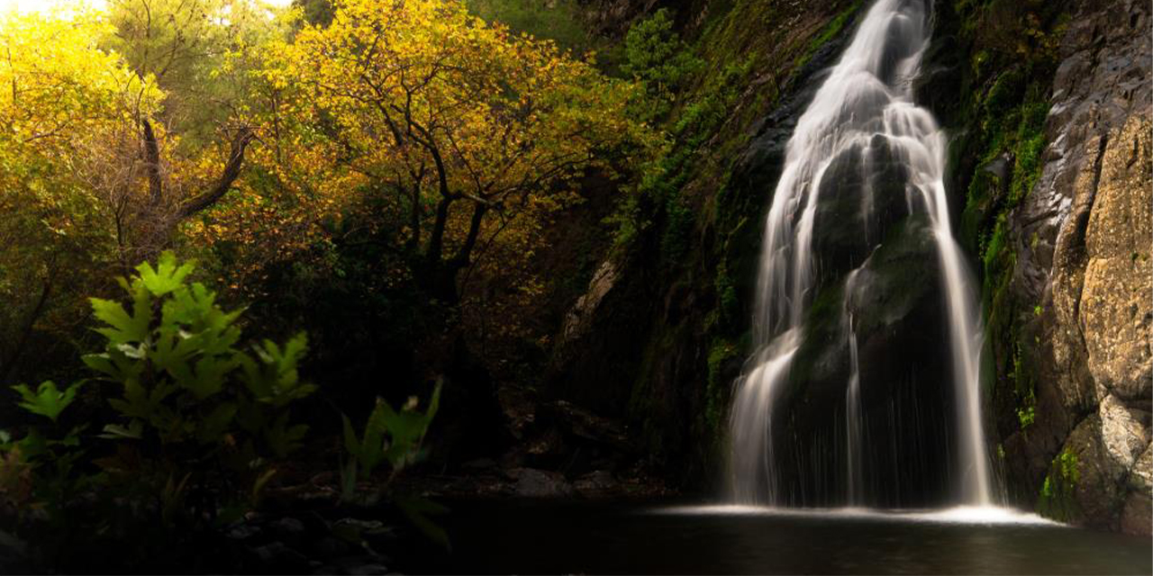 Türkmen Suuçtu Şelaleleri’nde sonbahar büyüsü: Manzara kartpostalları aratmıyor