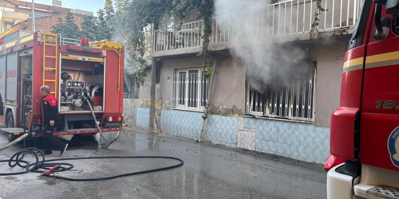 Giriş katında başlayan yangın evi küle çevirdi