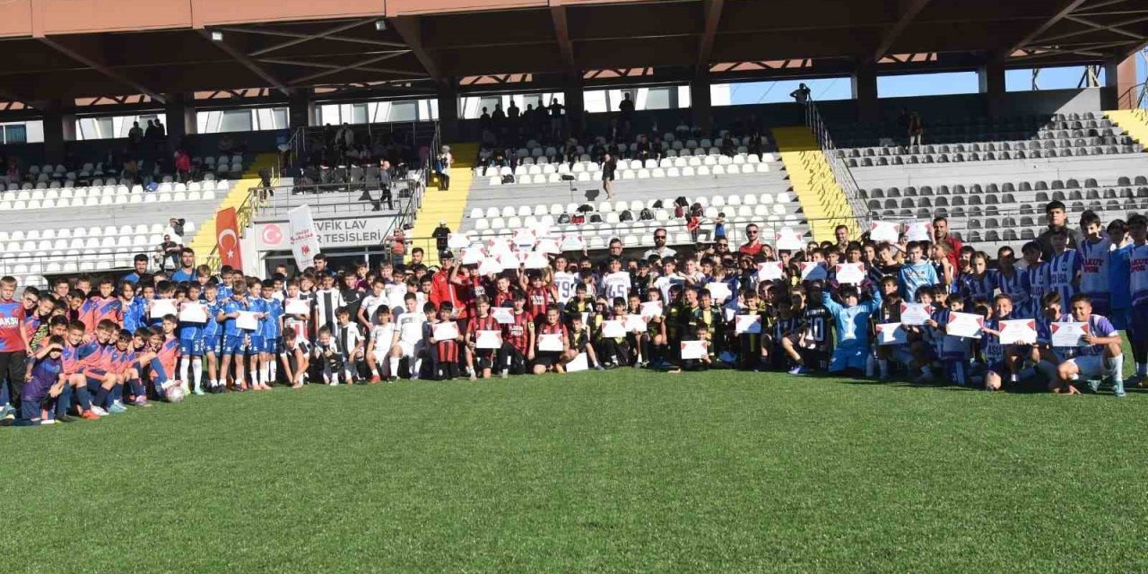 Cumhuriyet coşkusu sahaya taşındı