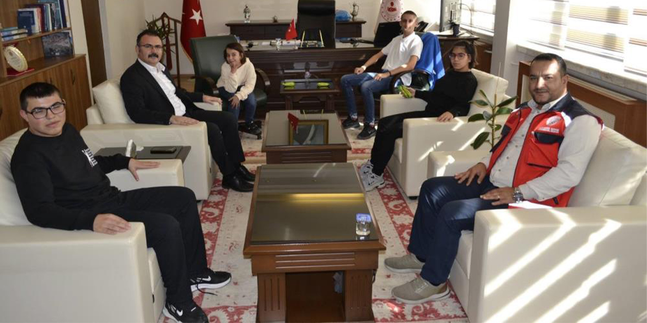 Kaymakam Ateş, özel çocukları makamında ağırladı