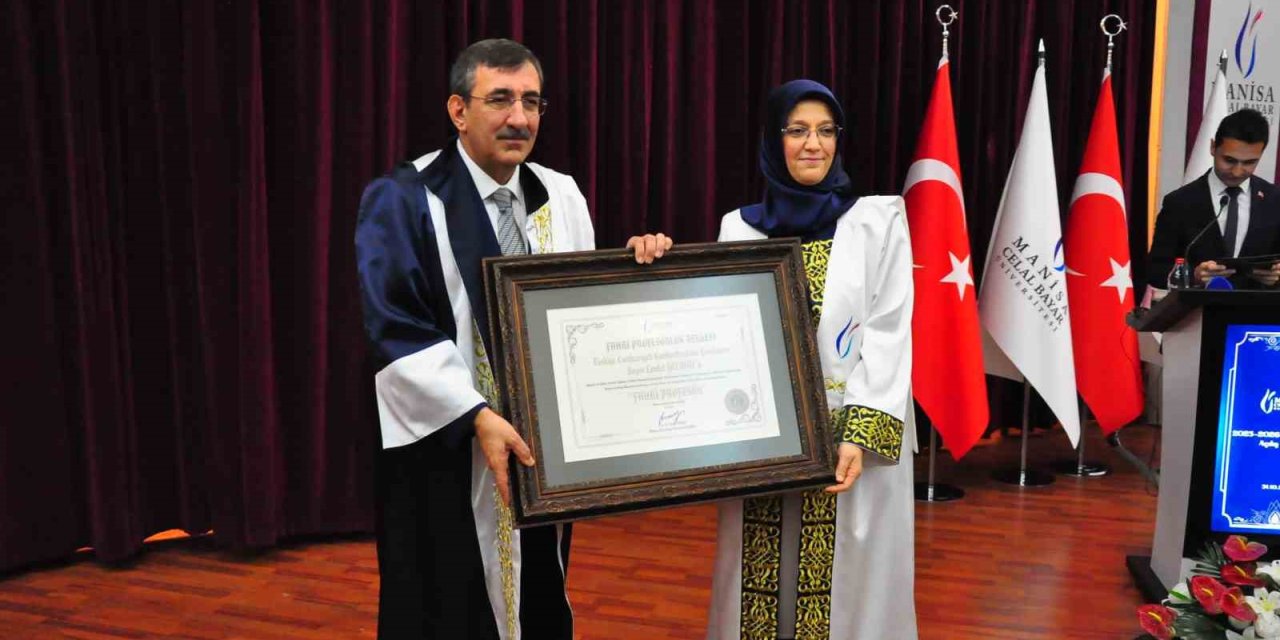 Cumhurbaşkanı Yardımcısı Cevdet Yılmaz’a MCBÜ’de ‘Fahri Profesörlük’ unvanı