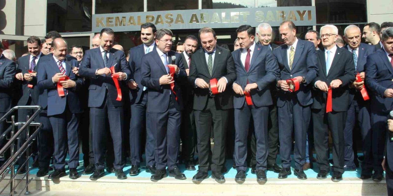 Kemalpaşa Adalet Sarayı açılışını yapan Bakan Tunç: "Türkiye genelinde 388 adliye sarayı var"