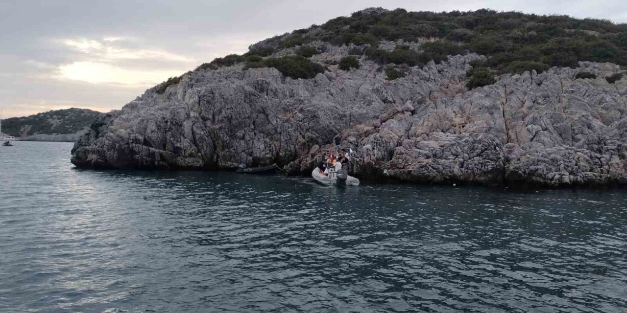Bodrum’da bot kayalıklara çarptı: 4 yaralı
