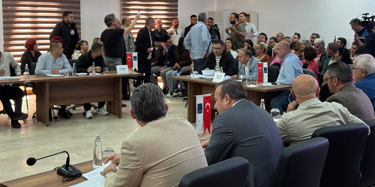 Kuşadası Belediye Meclisi’nde provokasyon girişimi