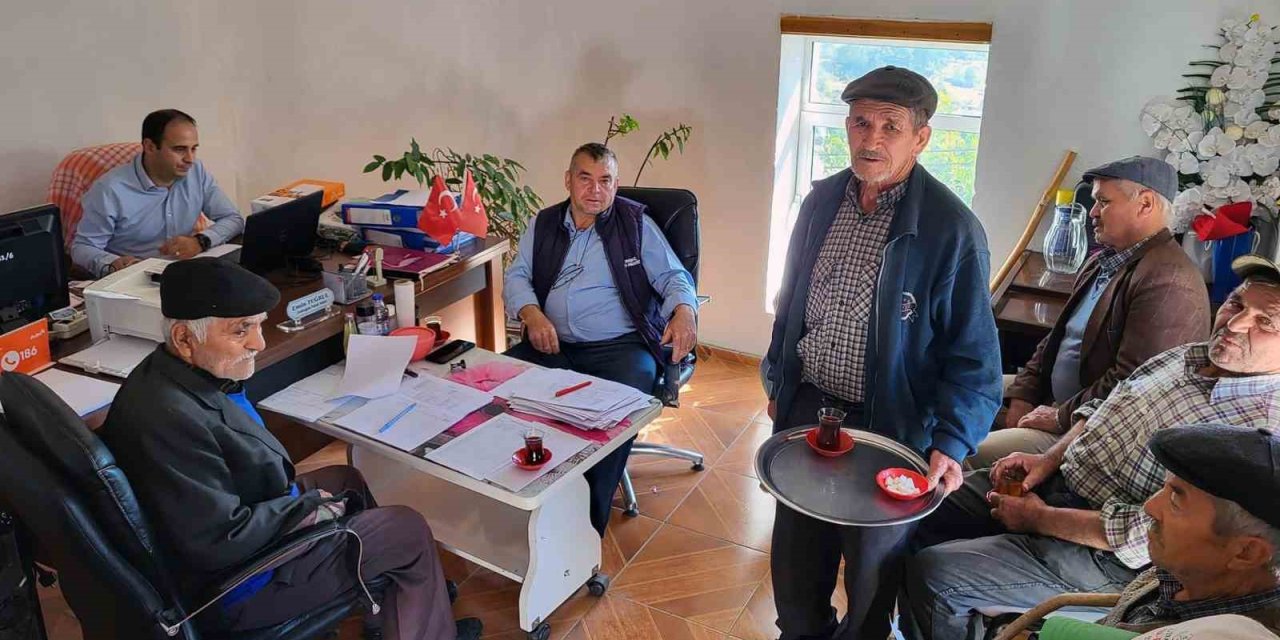 Menteşe Ziraat Odası Başkanı Baştuğ, Şenyayla’da elma üreticilerinin sorunlarını dinledi