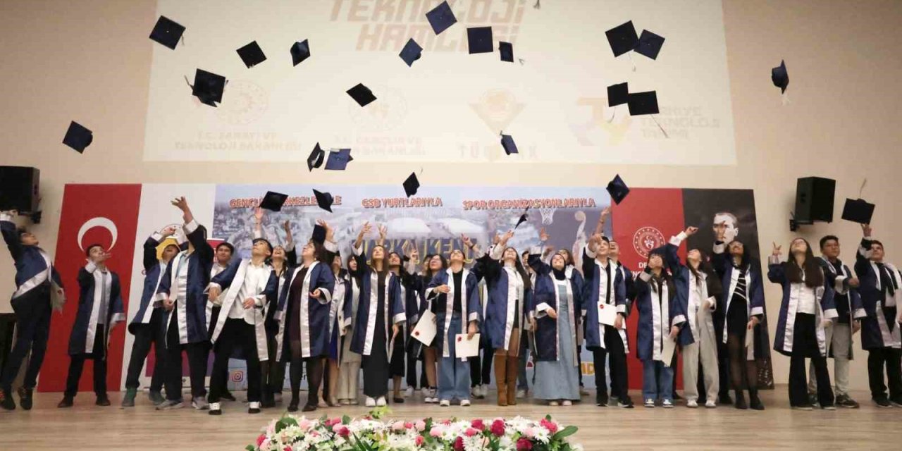 Deneyap Denizli ilk mezunlarını verdi