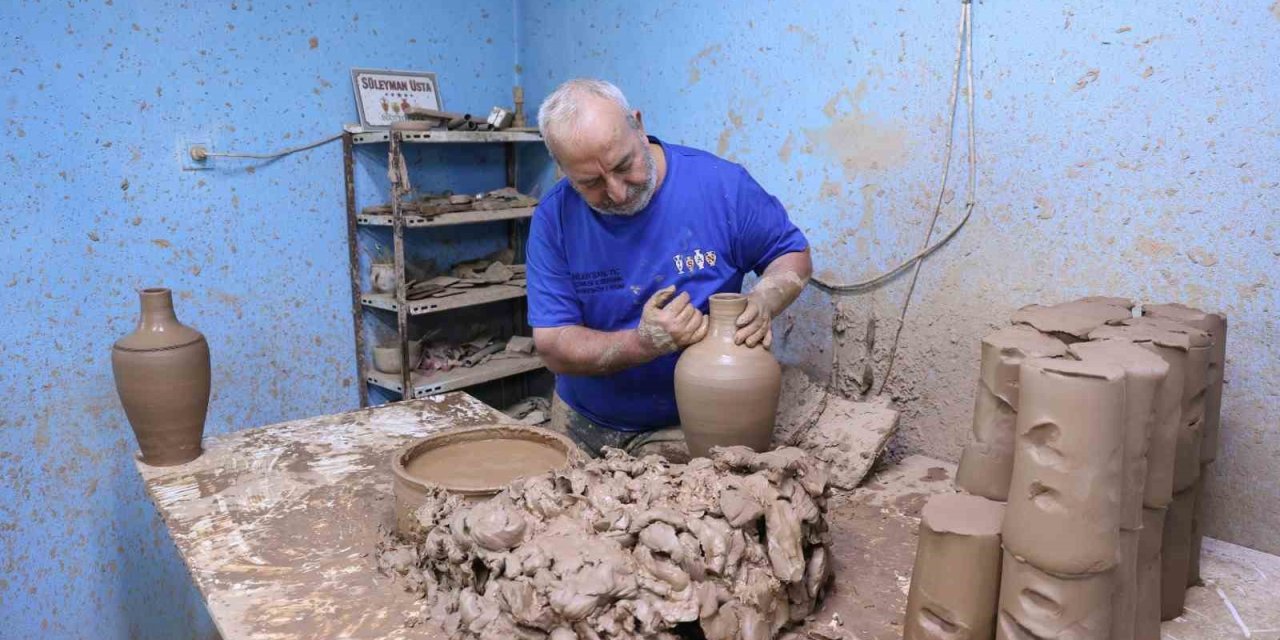 Dört kuşaktır çamura şekil veriyorlar
