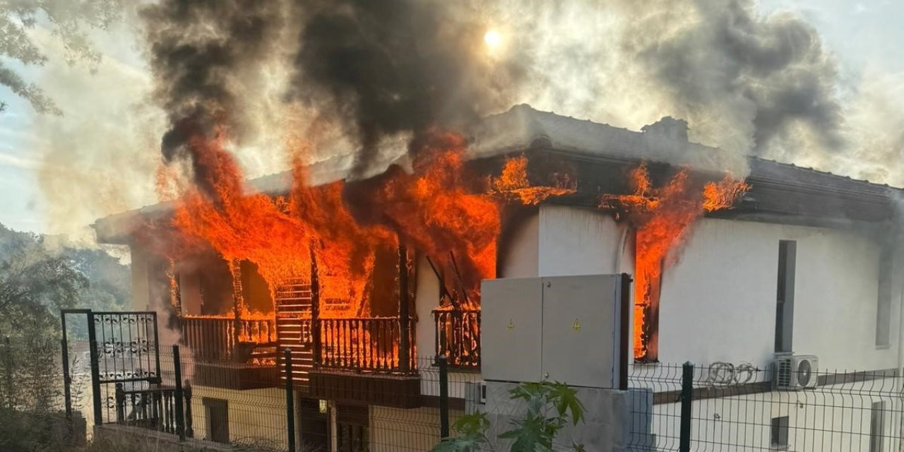 Uyuşturucuyla yakalanmamak için evini ateşe verdiği iddiası