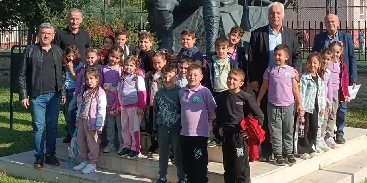 İlkokul öğrencileri Yörük Ali Efe’yi unutmadı