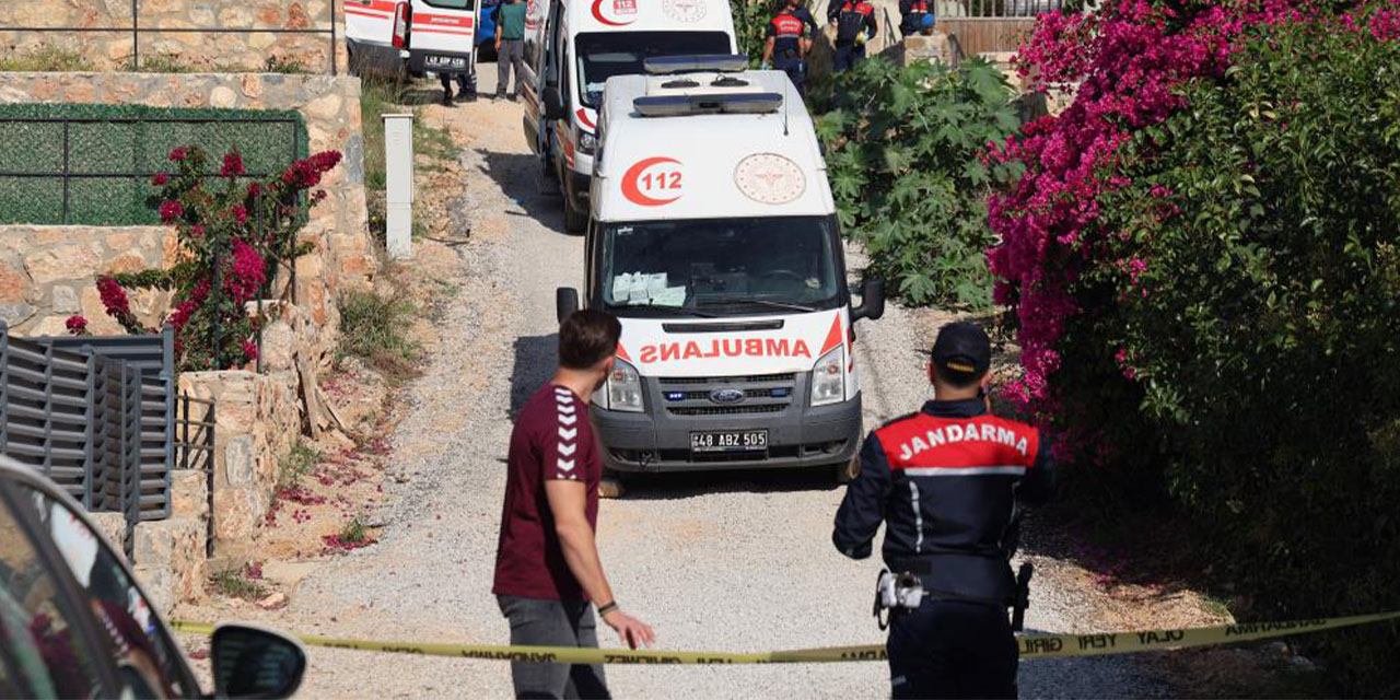 Evi ateşe verip bıçakla saldırdı