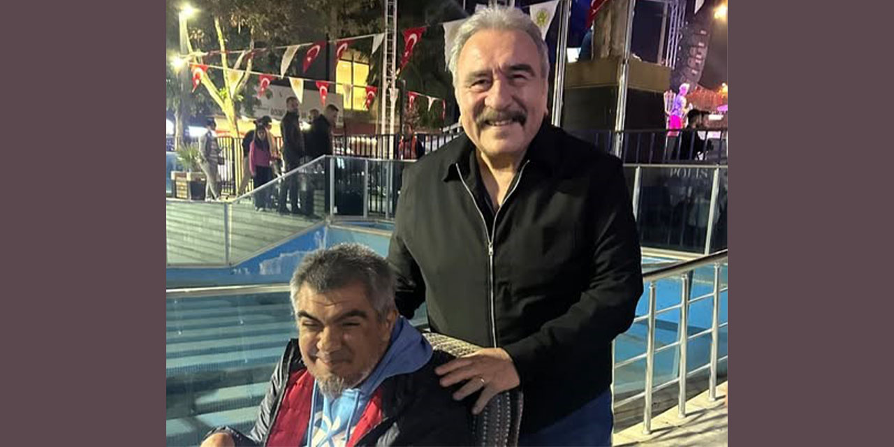 Ünlü sanatçı Ümit Besen, engelli hayranını mutlu etti