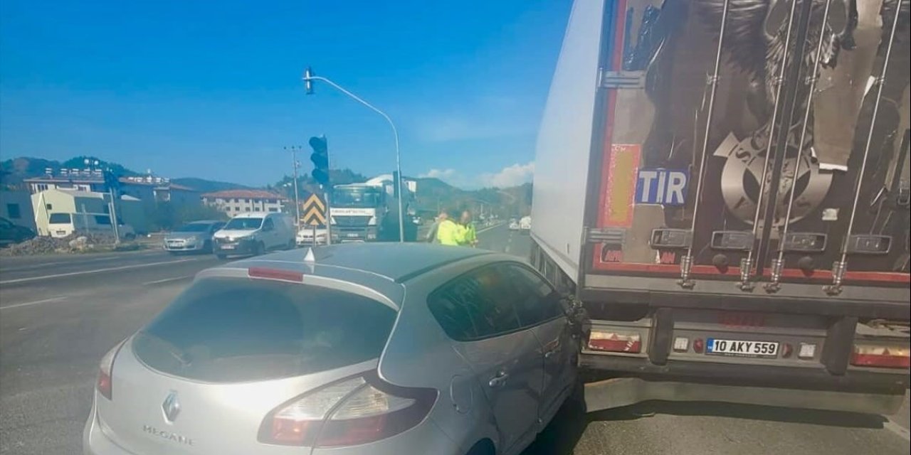 Ortaca Hak Kavşağı’nda trafik kazası: 1 yaralı