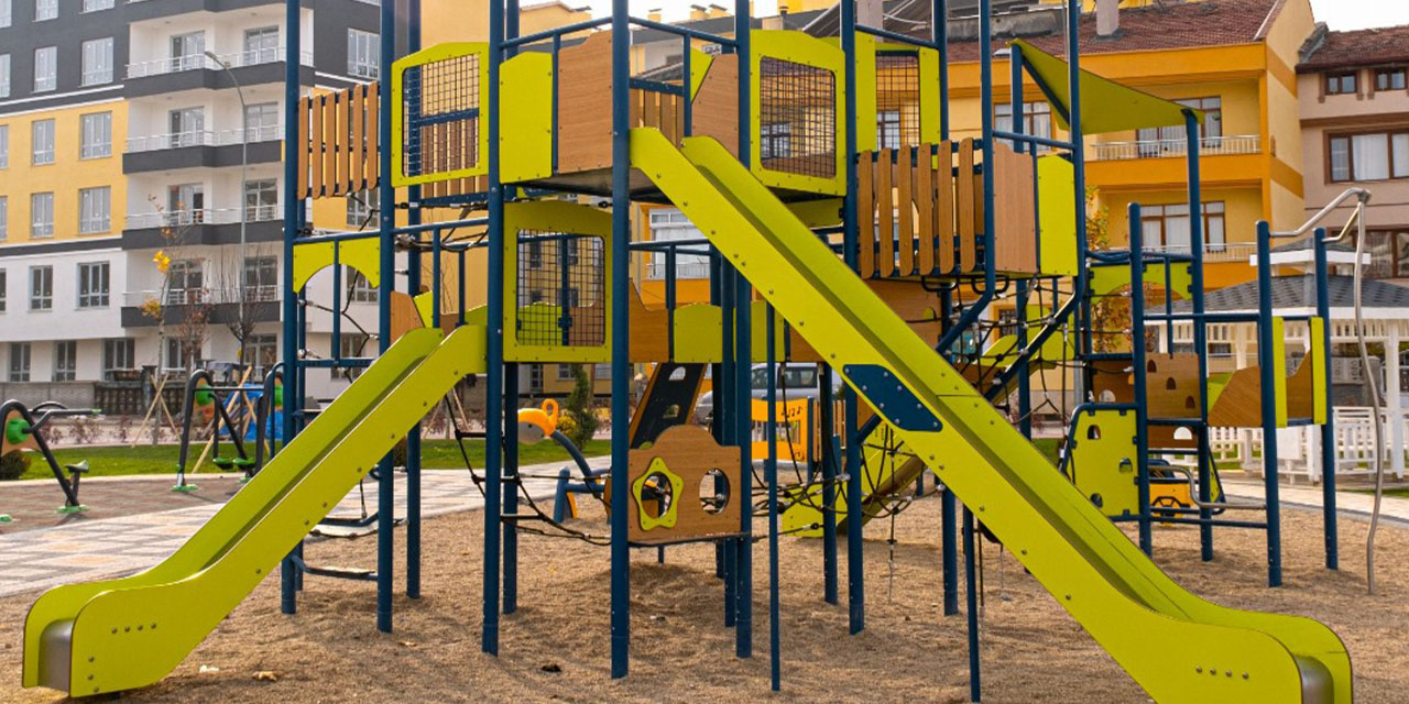 Cemer, şehir yaşamına değer katan çocuk parkı projeleriyle öne çıkıyor