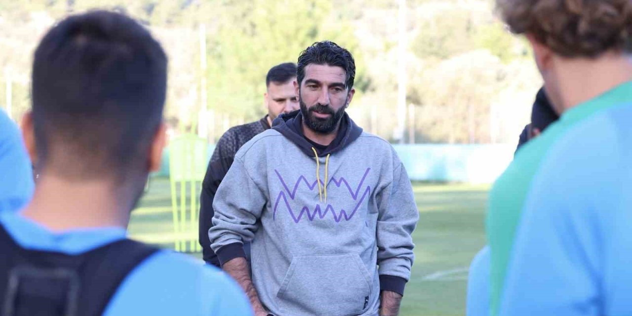 Burhan Eşer: "Yeni bir serinin başlangıcı için İstanbulspor maçını kazanmak istiyoruz"