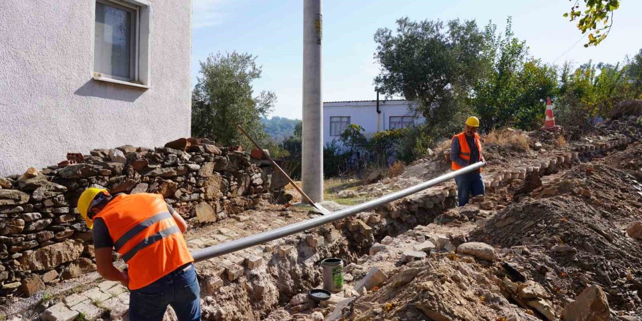 Milas’ta 40 yıllık içme suyu hattı yenileniyor