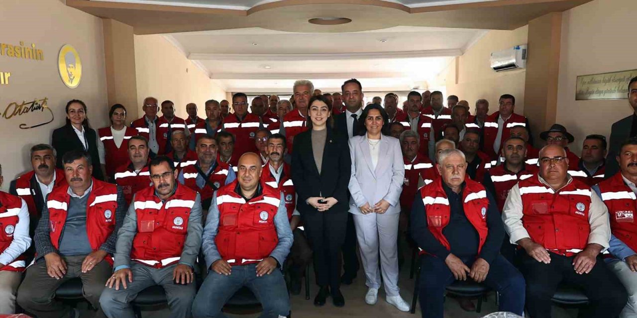 Muğla Büyükşehir’den 574 muhtara özel yelek