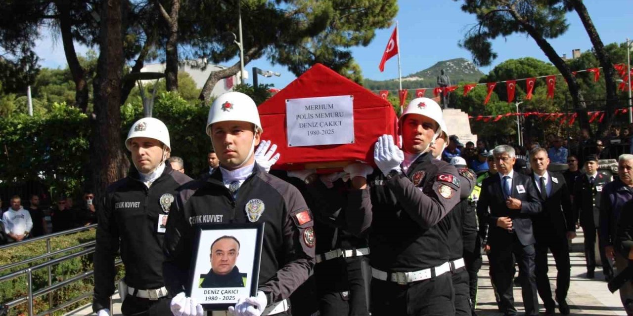 Polis memuru Çakıcı gözyaşlarıyla uğurlandı