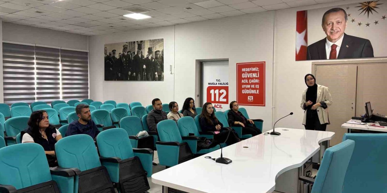 Muğla 112 Acil Çağrı Merkezi çalışanlarına doğru beslenme ve duruş teknikleri anlatıldı
