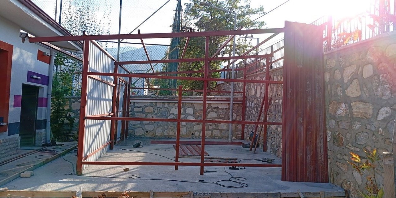 Başkan Kumral; "Çocuklarımız için okullarımıza desteğimizi sürdürüyoruz"