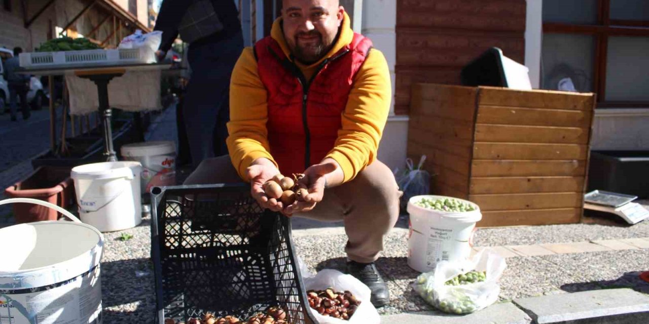 Aydın dağlarından gelen lezzet beşbıyık meyvesi tezgahlarda yerini aldı
