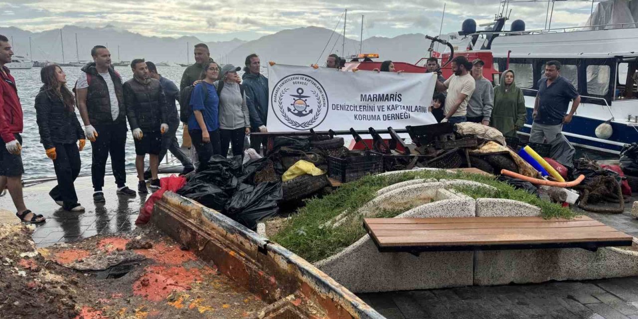 Marmaris’te sezon sonu deniz dibi temizliğinde çıkanlar şaşırttı