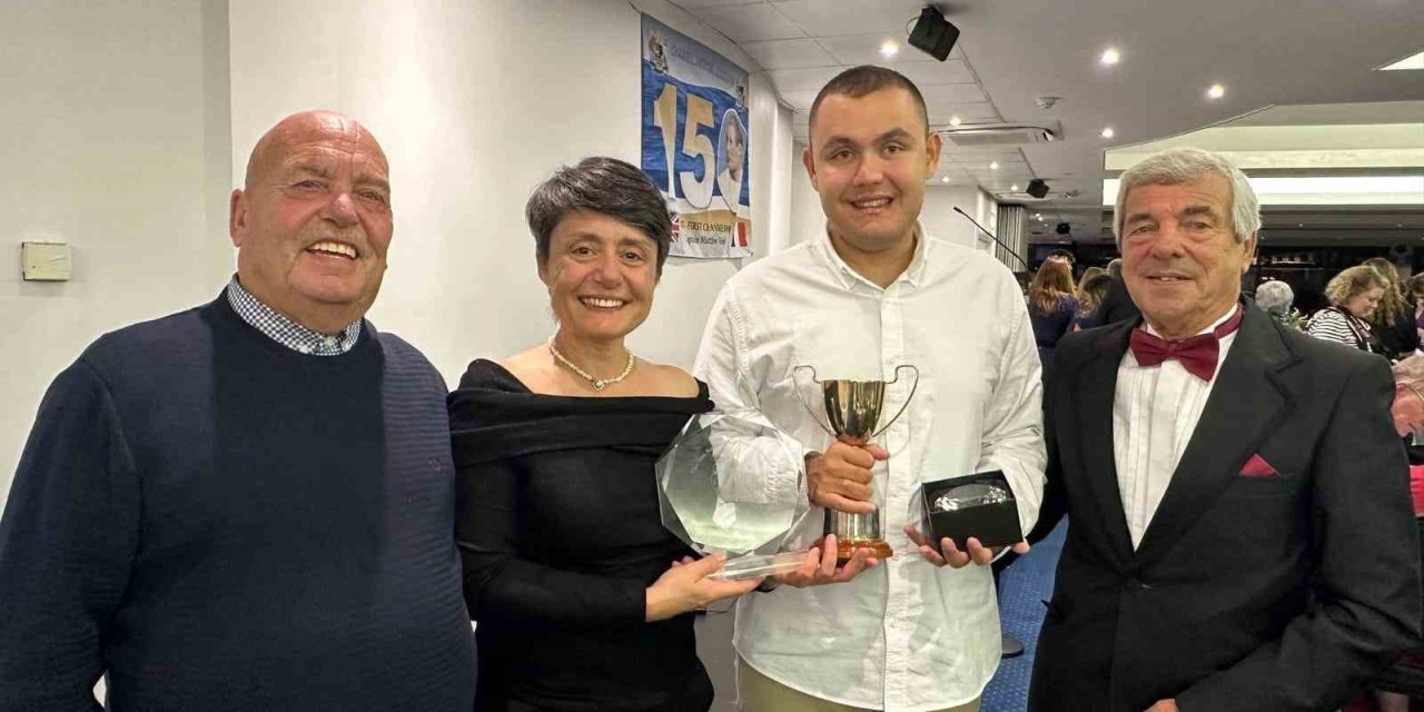 Dünyadaki ilk otizmli maraton yüzücüsü Tuna Tunca Türkiye’nin gururu oldu