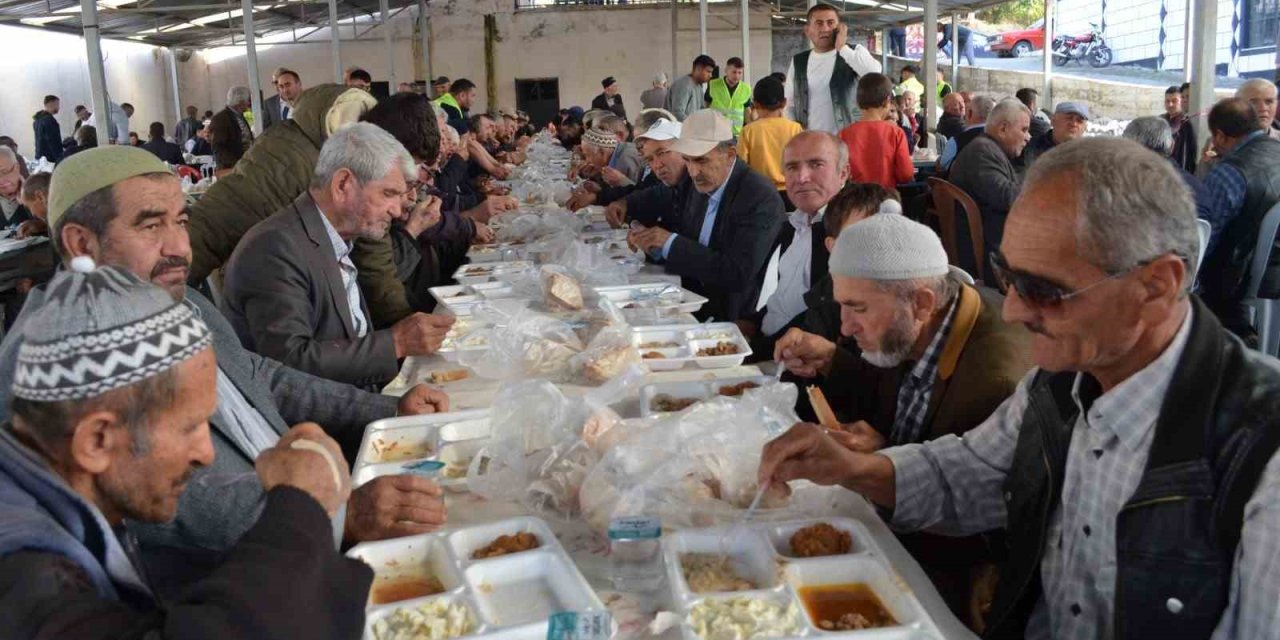 Güneşli’de 7 bin kişi aynı sofrada buluştu