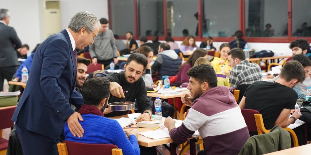 Egeli gençlerin vazgeçilmez mekânı: Ege Üniversitesi Merkez Kütüphanesi