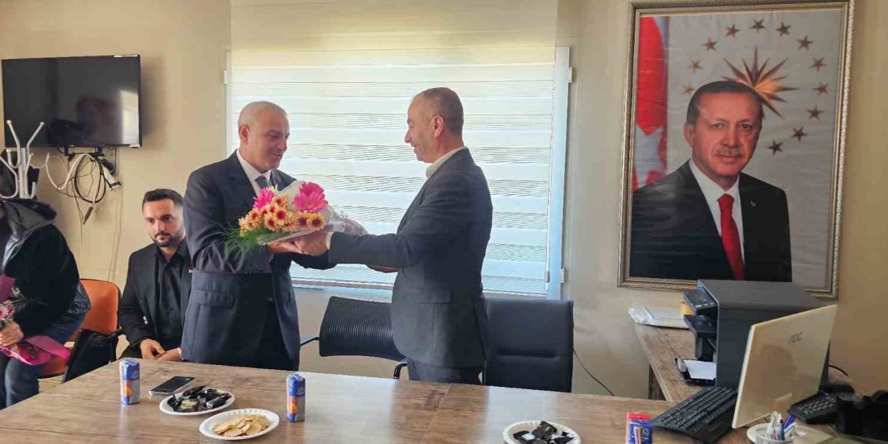 AK Parti Dikili İlçe Teşkilatında devir teslim