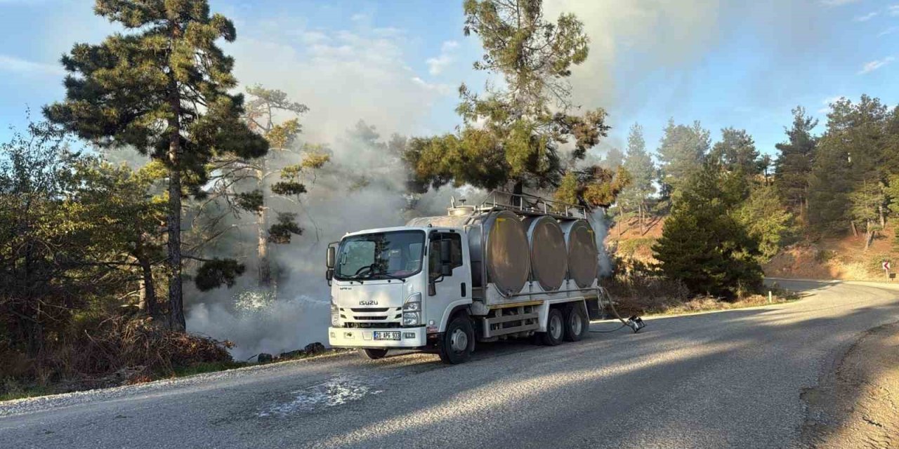 Orman yangınında alevlere sütle müdahale etti