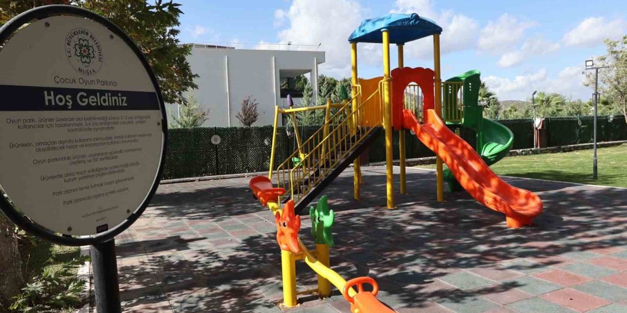 Muğla Büyükşehir’den Yatağan’a yeni oyun alanları ve bank desteği