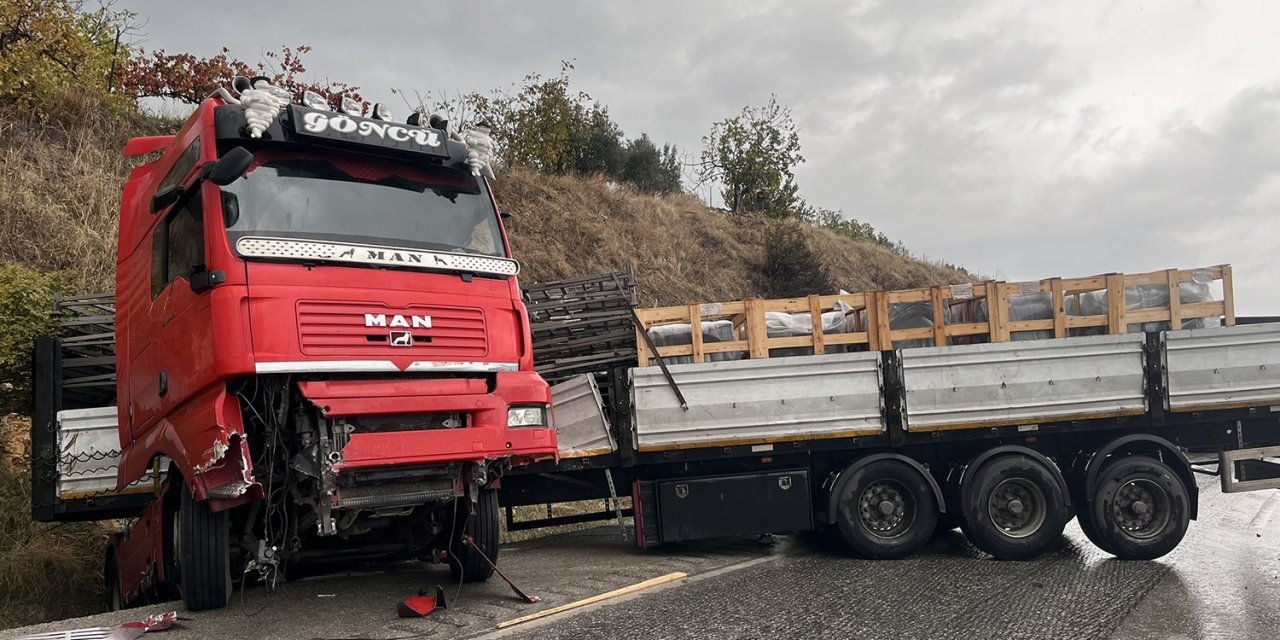 Yağışlı hava kazayı beraberinde getirdi